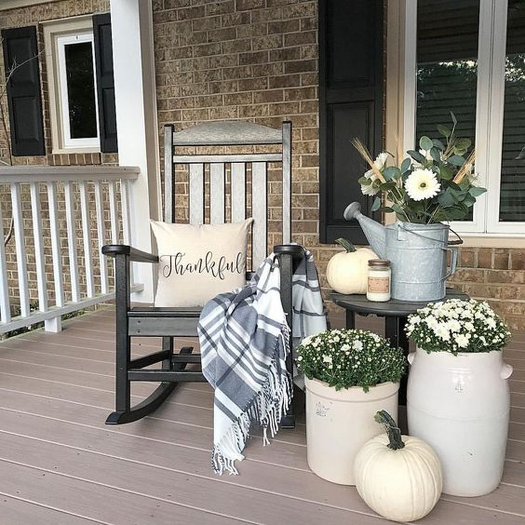 50 Gorgeous Winter Front Porch Design Ideas SWEETYHOMEE