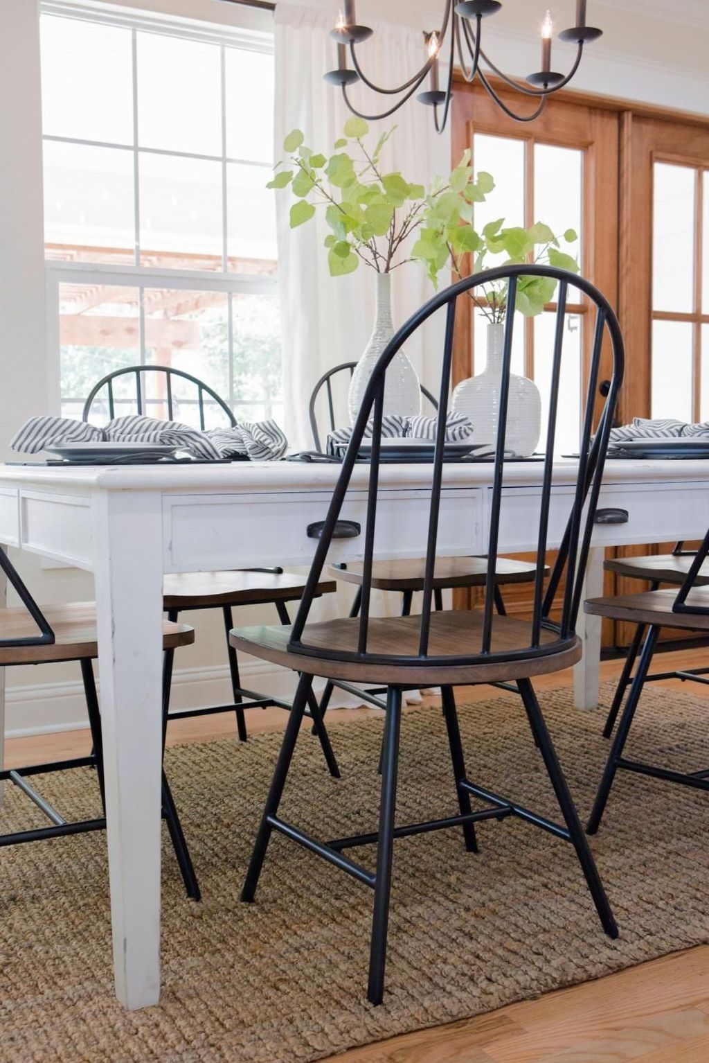 50 Choosing The Right Farmhouse Dining Room Table - SWEETYHOMEE