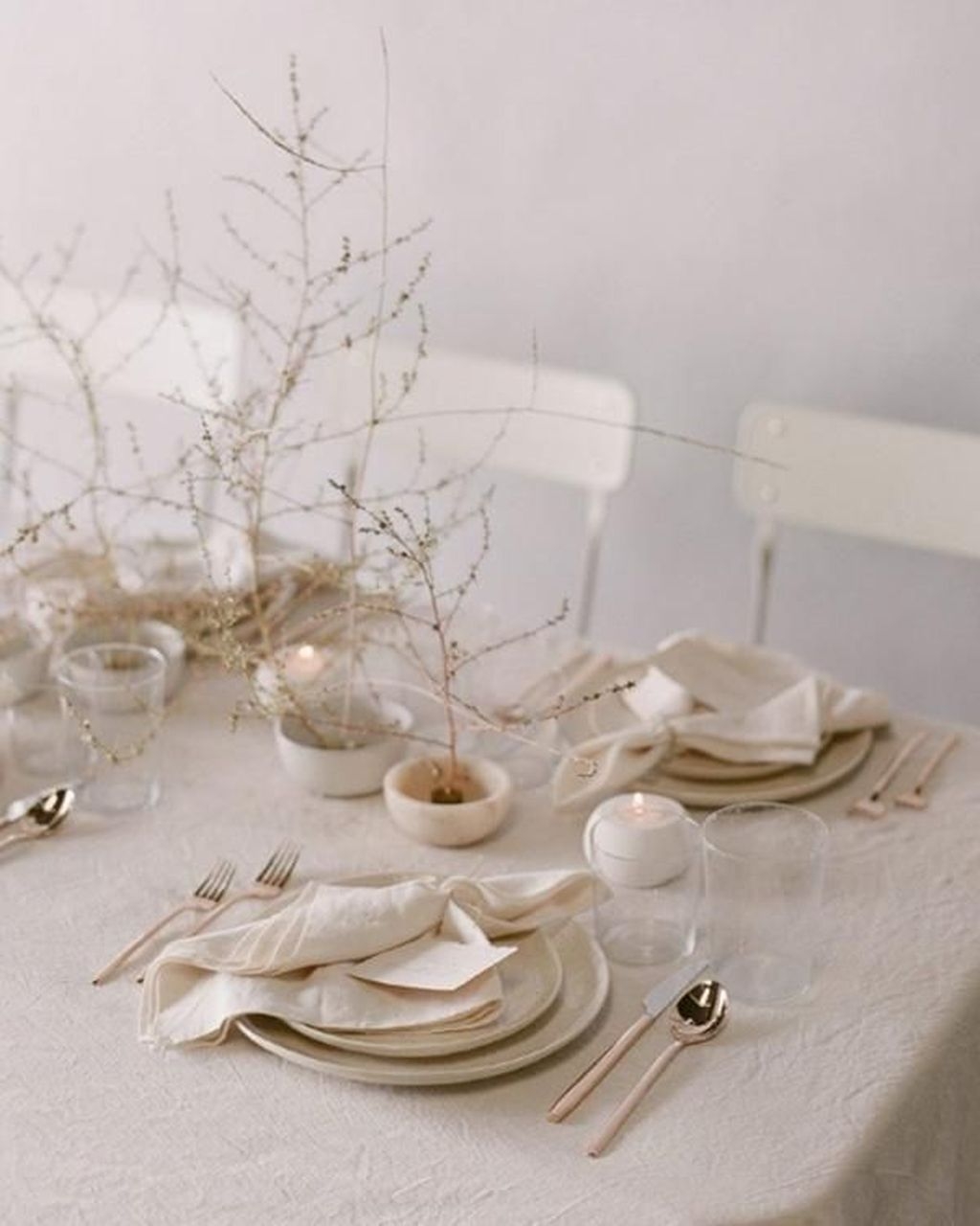 The Best Winter Table Decorations You Need To Try 39 - SWEETYHOMEE