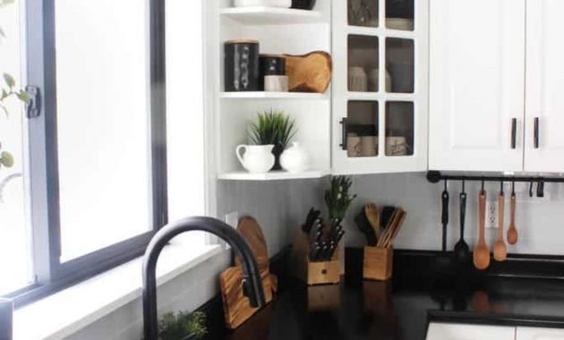Black Kitchen Design Ideas With White Color Accent 31