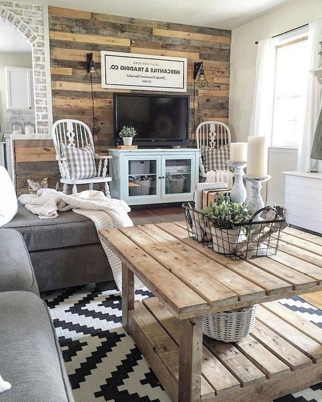 Stunning Rustic Home Decorations 26 - SWEETYHOMEE