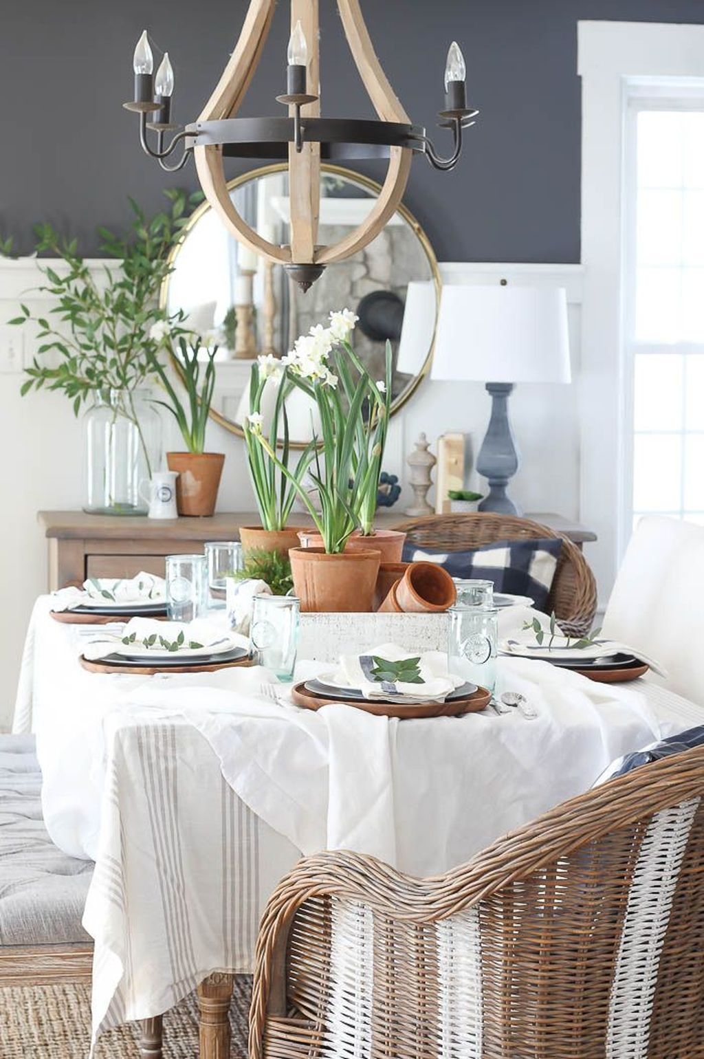 Popular Summer Dining Room Design Ideas 19 - SWEETYHOMEE