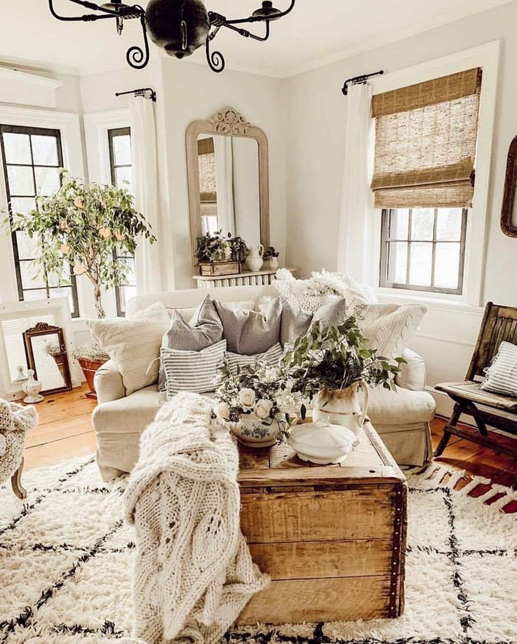 33 Fabulous Country Living Room Designs Ideas You Will Love - SWEETYHOMEE