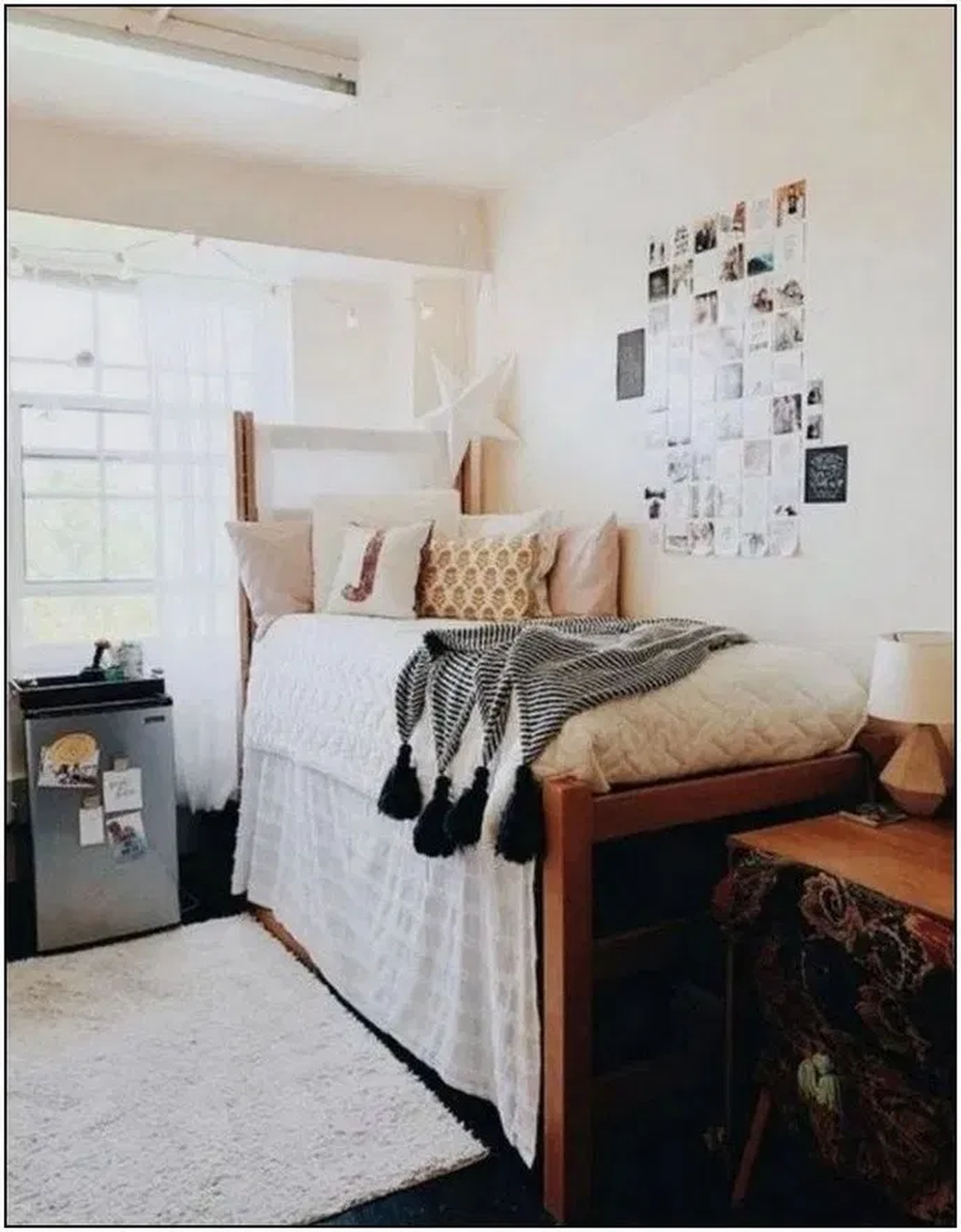 31 Nice Simple Dorm Room Decor You Should Copy - SWEETYHOMEE