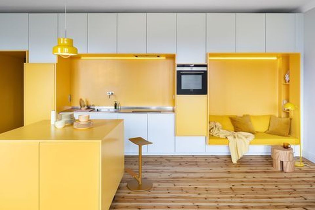 Charming Yellow Interior Design Ideas Best For Summer 30