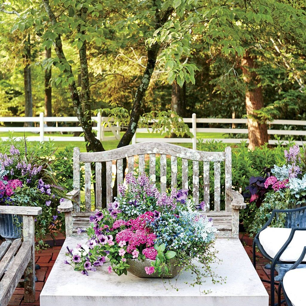 Stunning Backyard Flower Garden Ideas You Should Copy Now 37