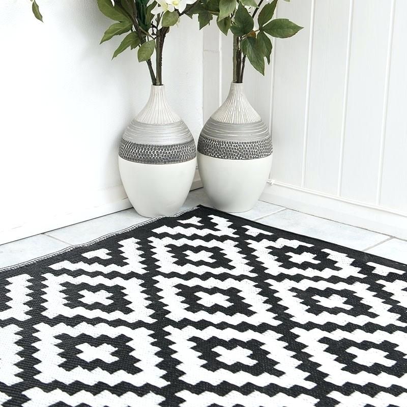 Black And White Outdoor Rug