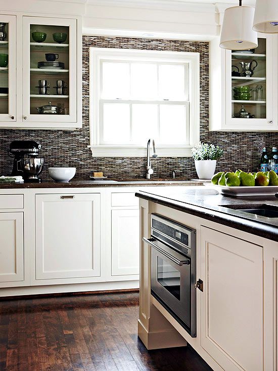 Kitchen Backsplash With White Cabinets